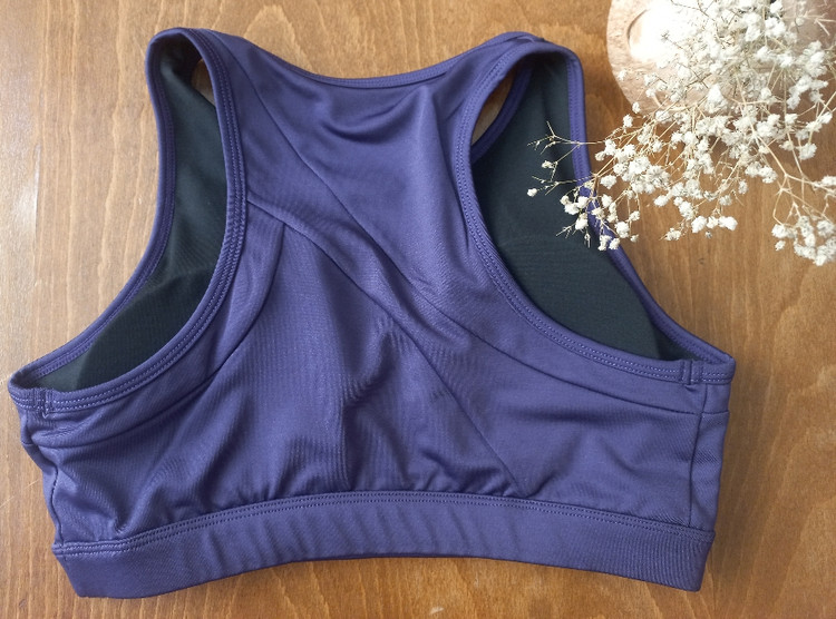 نمای پشت نیم تنه