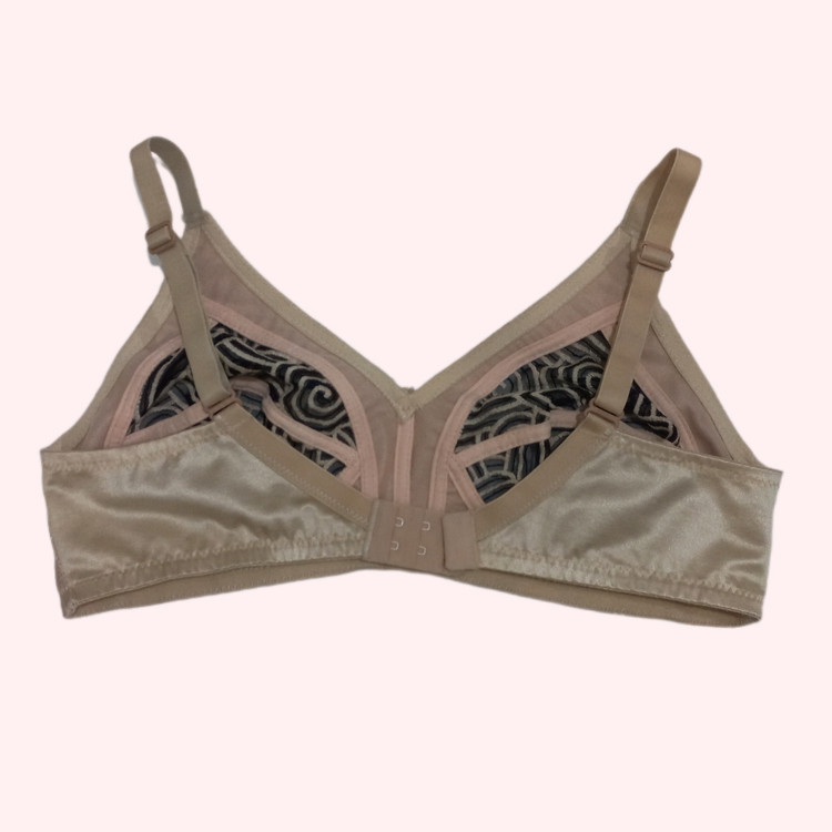 نمای پشت سوتین